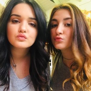 Meet your Posher, Elisa